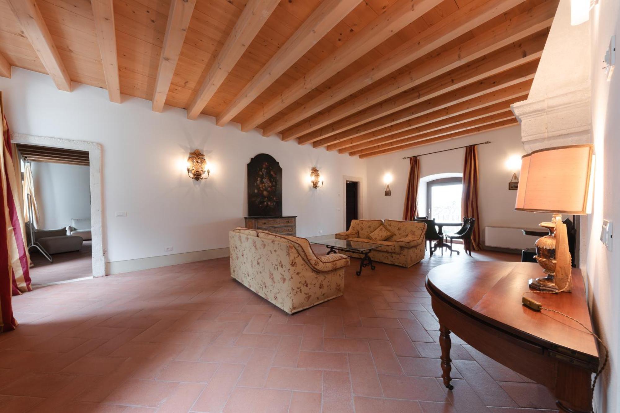 Corte Castello Афи Стая снимка