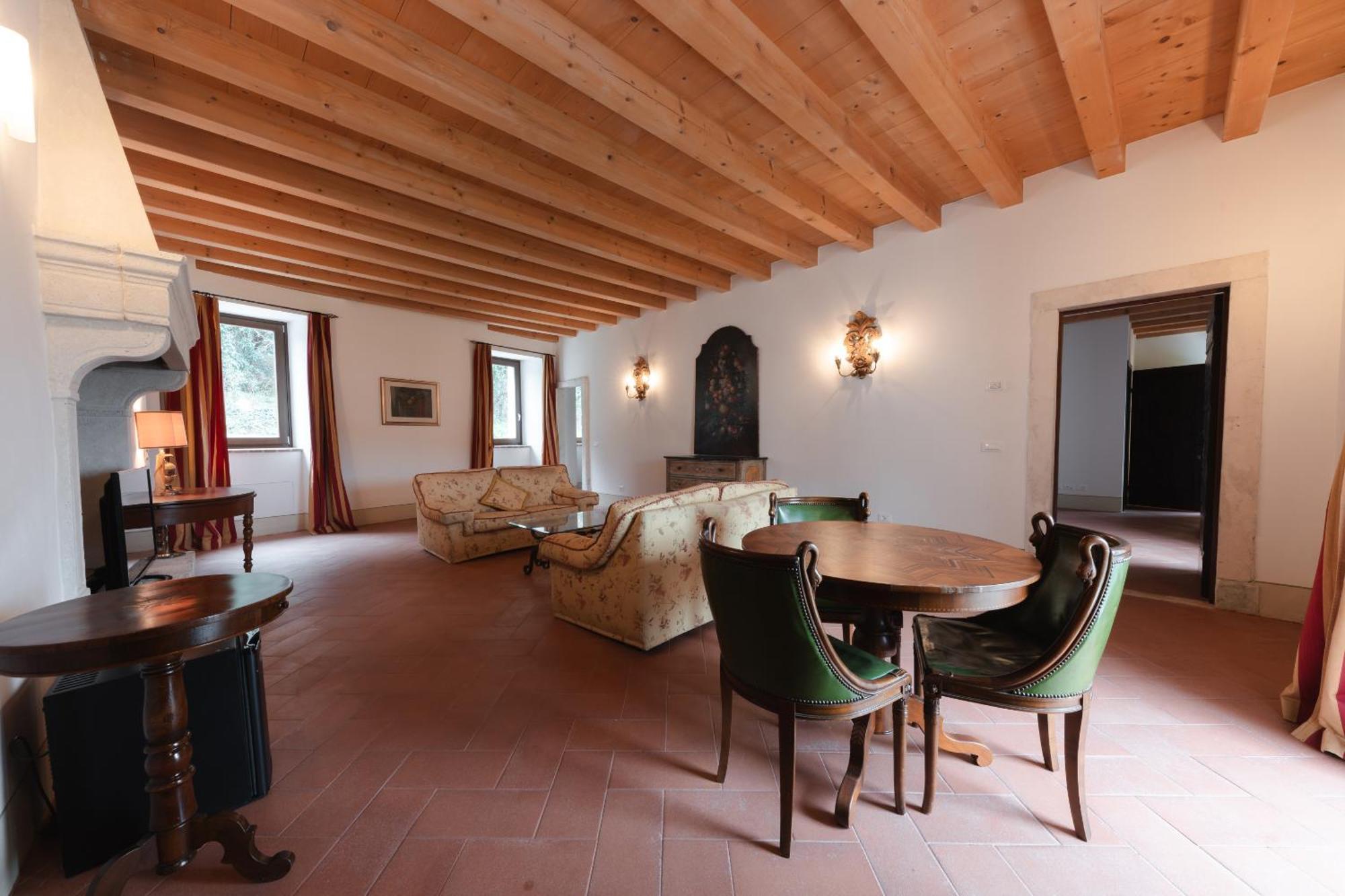 Corte Castello Афи Стая снимка
