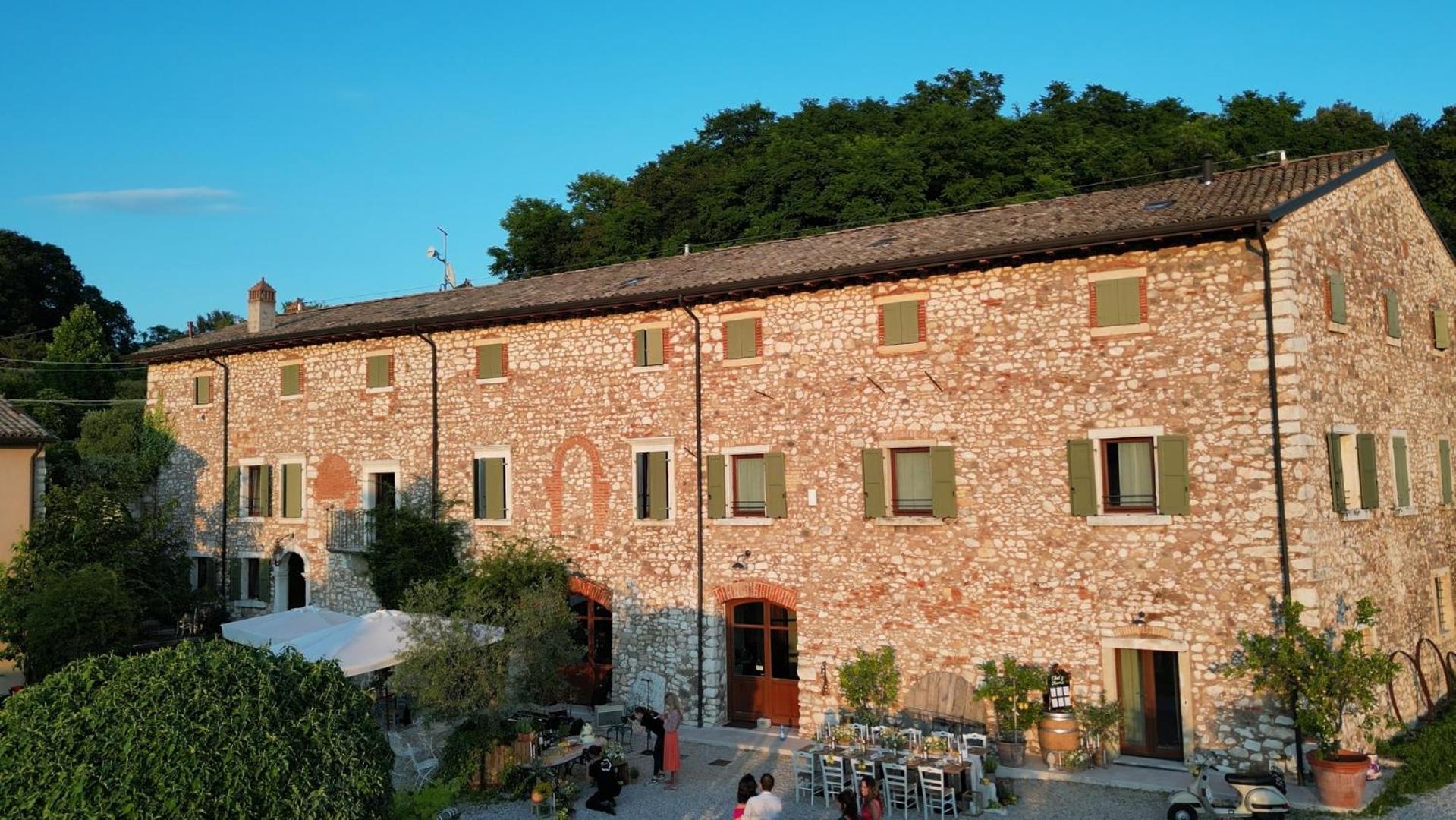 Corte Castello Афи Екстериор снимка